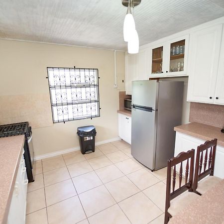 Spacious 3-Bedroom Home - Regency Park Bridgetown Ngoại thất bức ảnh