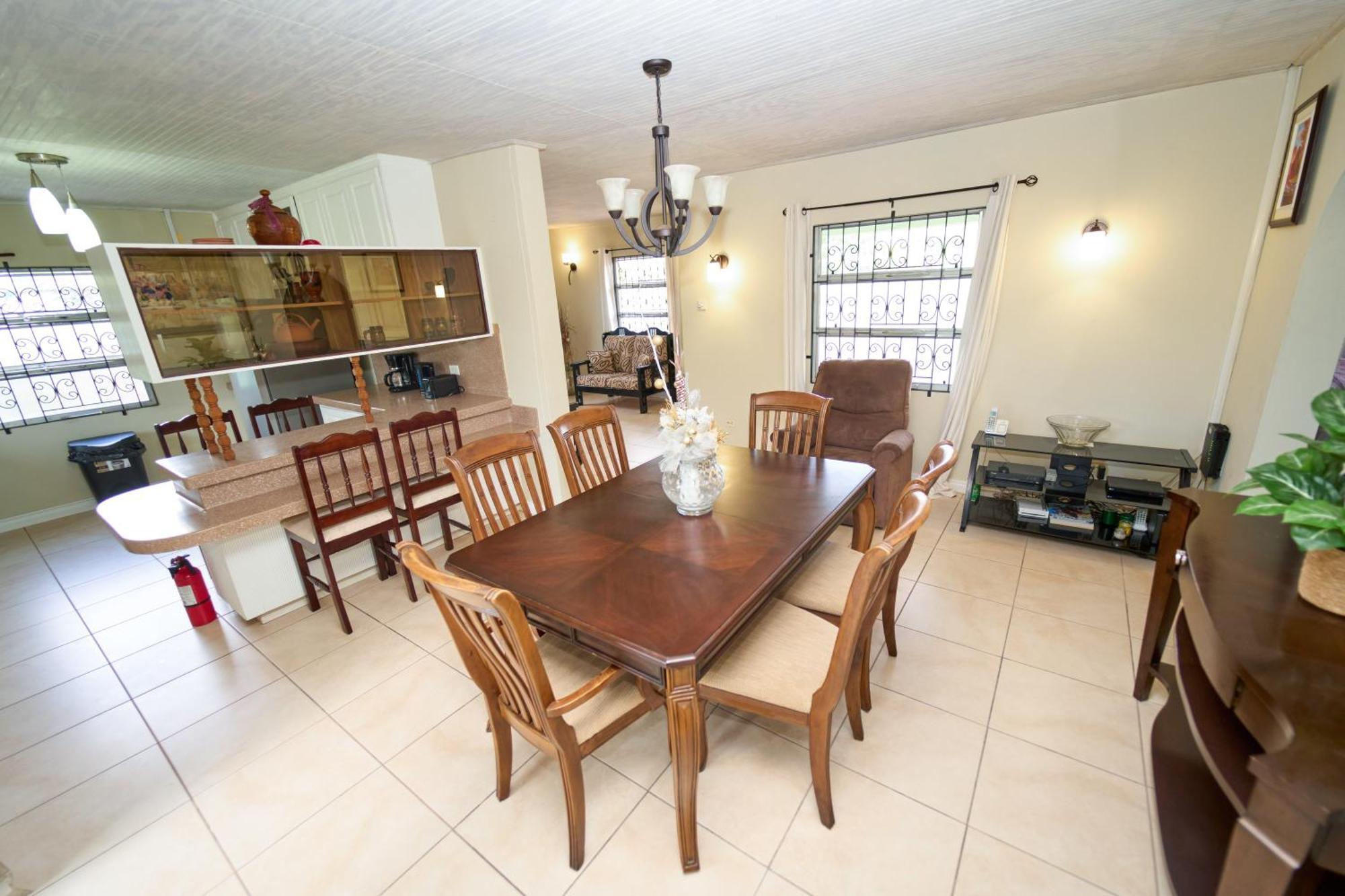 Spacious 3-Bedroom Home - Regency Park Bridgetown Ngoại thất bức ảnh