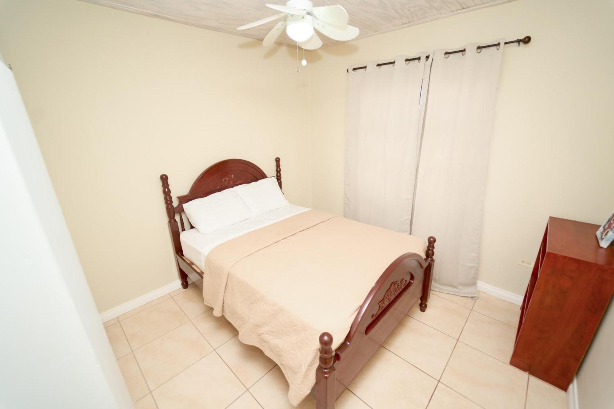 Spacious 3-Bedroom Home - Regency Park Bridgetown Ngoại thất bức ảnh