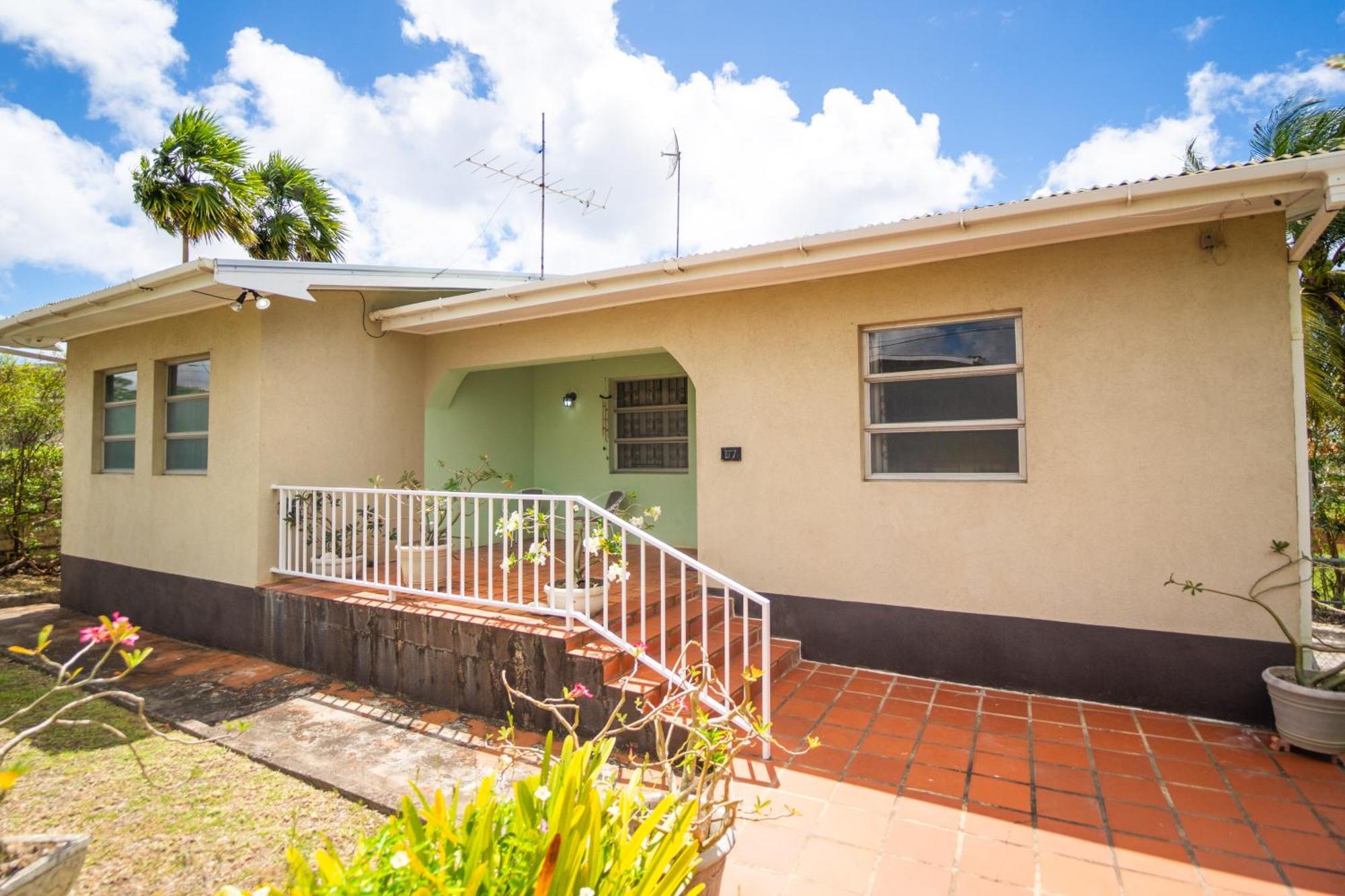 Spacious 3-Bedroom Home - Regency Park Bridgetown Ngoại thất bức ảnh