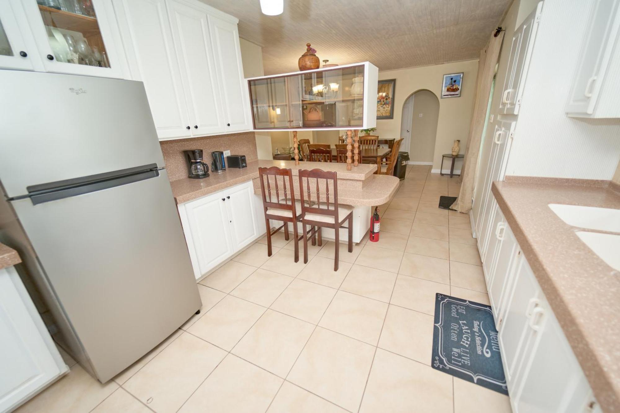 Spacious 3-Bedroom Home - Regency Park Bridgetown Ngoại thất bức ảnh